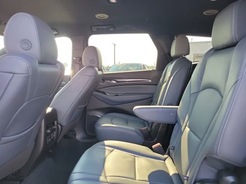 Used 2024 Buick Enclave Premium image 11