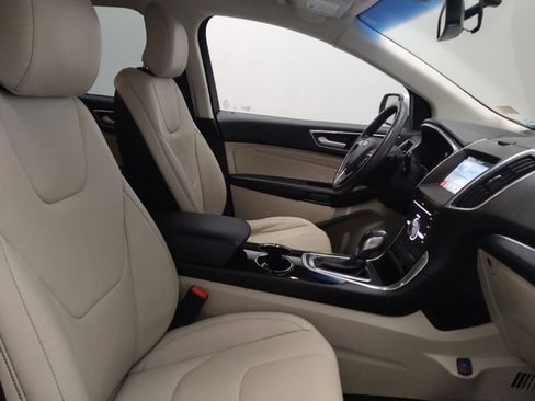 Used 2017 Ford Edge Titanium w/ Technology Package FWD image 21