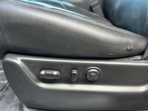 Used 2014 GMC Yukon XL Denali image 15