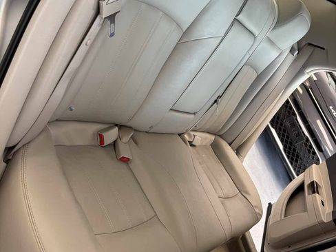 Used 2005 Chrysler 300 C image 24