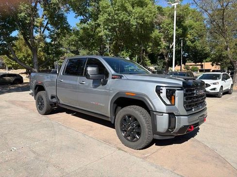 Used 2024 GMC Sierra 3500 AT4 w/ AT4 Premium Plus Package AWD/4WD image 8