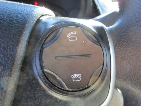 Used 2013 Toyota Camry LE FWD image 21