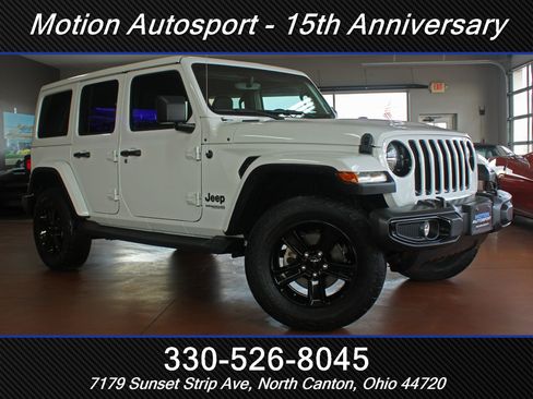 Used 2022 Jeep Wrangler Unlimited Sahara image 2