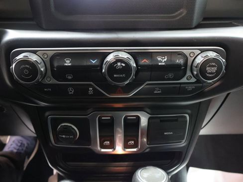 Used 2022 Jeep Wrangler Sport S image 26