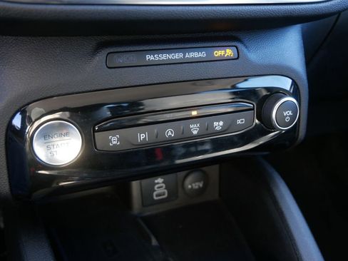 Certified 2024 Ford Escape Platinum image 30