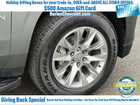 Used 2023 Chevrolet Suburban Premier image 37