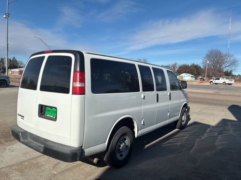 Used 2016 Chevrolet Express 2500 LS RWD image 4