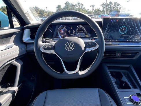 New 2026 Volkswagen Tiguan SE image 19