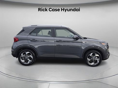 Certified 2025 Hyundai Venue SEL image 4