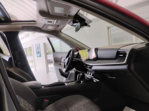 Used 2025 Nissan Kicks SV w/ SV Premium Package image 29