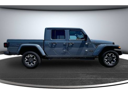 Used 2026 Jeep Gladiator Sport AWD/4WD image 15