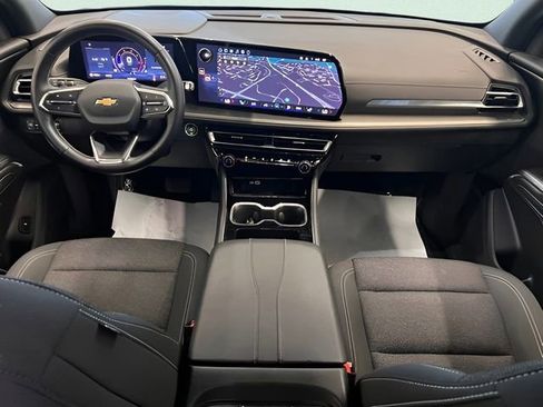 Used 2025 Chevrolet Traverse LT AWD/4WD image 20