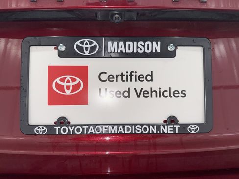 Used 2020 Toyota Camry LE image 30