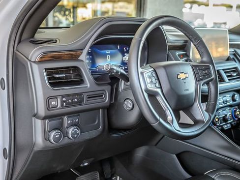 Used 2023 Chevrolet Suburban Premier image 37