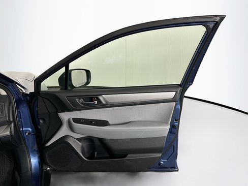 Used 2019 Subaru Outback 2.5i Premium image 30