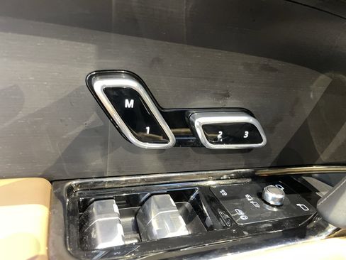 Used 2024 Land Rover Range Rover Sport SE image 15