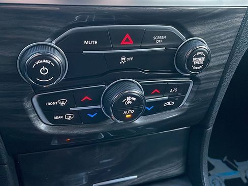 Used 2018 Chrysler 300 Touring image 49