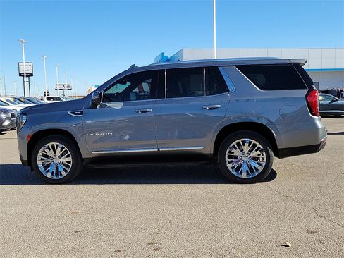 Used 2022 GMC Yukon SLT w/ SLT Luxury Package image 6