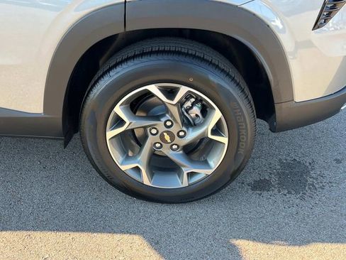 New 2026 Chevrolet Trax LT w/ Driver Confidence Package image 15