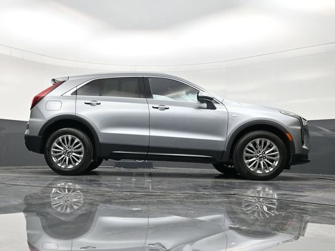 Used 2025 Cadillac XT4 Premium Luxury image 25