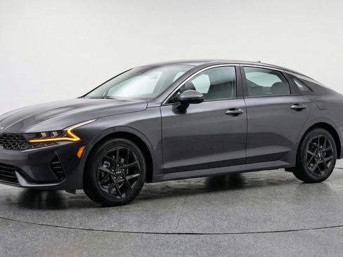 Used 2025 Kia K5 LXS FWD image 3