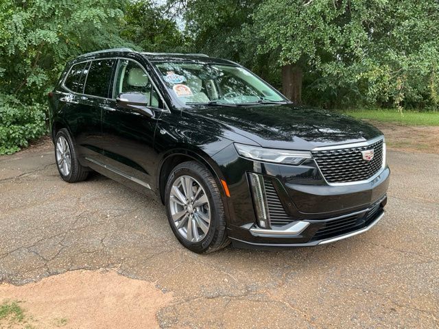 Used 2024 Cadillac XT6 Premium Luxury w/ Technology Package FWD image 3