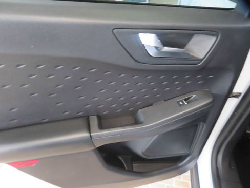 Used 2020 Ford Escape SEL image 17