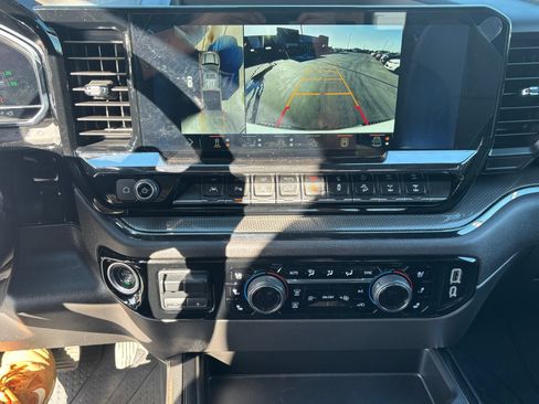 Used 2024 Chevrolet Silverado 1500 ZR2 AWD/4WD image 19