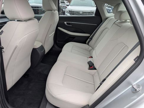 Used 2024 Hyundai Sonata SEL w/ Convenience Package image 13