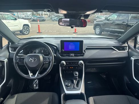Used 2024 Toyota RAV4 SE w/ Convenience Package image 12