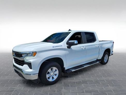 Used 2023 Chevrolet Silverado 1500 LT w/ Protection Package AWD/4WD image 3