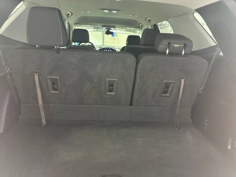 Used 2020 Chevrolet Traverse LT FWD image 37