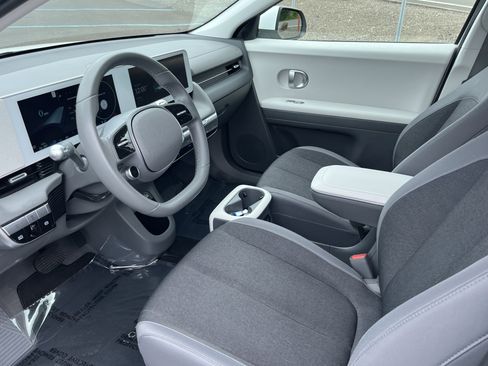 Certified 2024 Hyundai Ioniq 5 SE RWD image 9
