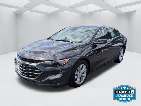Used 2025 Chevrolet Malibu LT FWD image 2