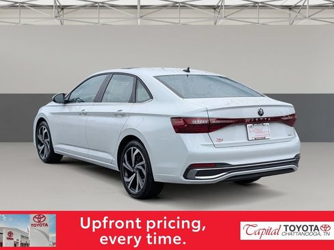 Used 2025 Volkswagen Jetta SEL FWD image 5