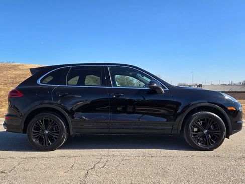 Used 2018 Porsche Cayenne image 8