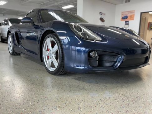 Used 2014 Porsche Cayman image 2