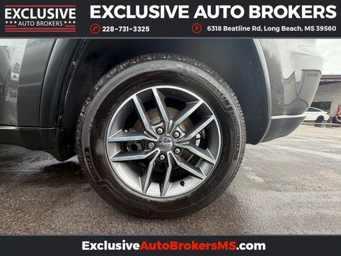 Used 2018 Jeep Grand Cherokee Laredo image 46