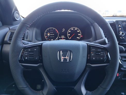 New 2026 Honda Ridgeline Black Edition image 9