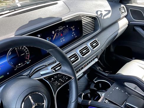 Used 2025 Mercedes-Benz GLE 450e 4MATIC image 32