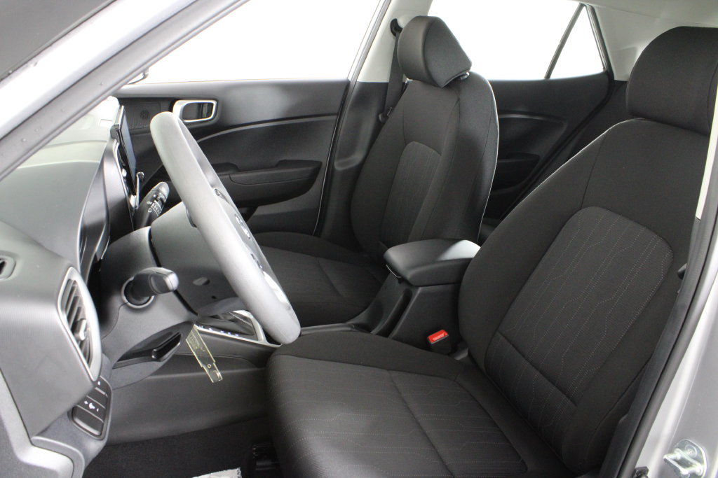 Certified 2026 Hyundai Venue SE FWD image 20