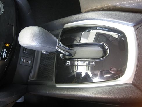 Used 2016 Nissan Rogue S w/ Appearance Package FWD image 17