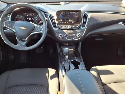 Used 2025 Chevrolet Malibu LT image 15