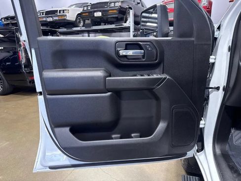 Used 2022 Chevrolet Silverado 2500 Custom w/ Custom Value Package AWD/4WD image 10