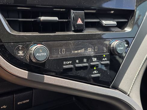 Used 2023 Toyota Camry SE FWD image 24