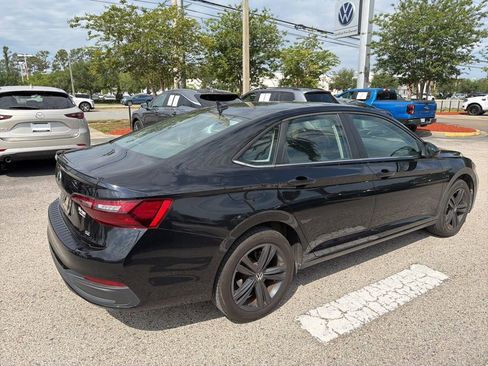 Used 2023 Volkswagen Jetta SE FWD image 18