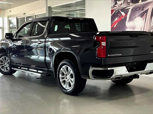 Used 2022 Chevrolet Silverado 1500 LTZ w/ LTZ Convenience Package II AWD/4WD image 4