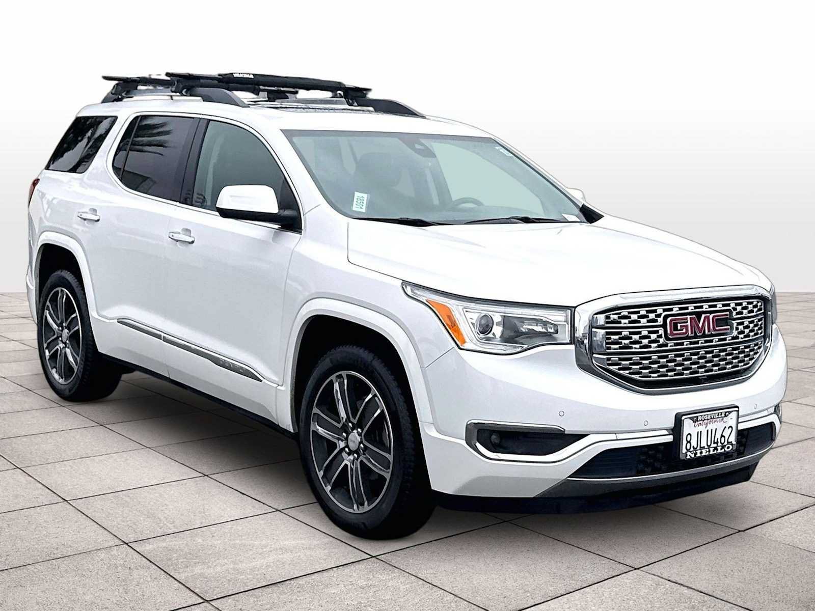Used 2019 GMC Acadia Denali w/ Technology Package AWD/4WD image 2