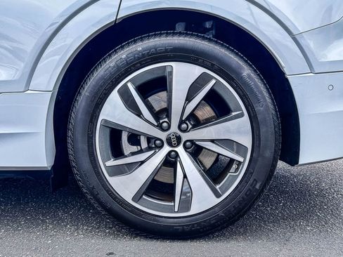 Certified 2024 Audi Q8 e-tron Premium Plus w/ Premium Plus Package AWD/4WD image 10