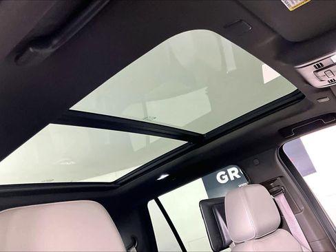 Used 2021 Chevrolet Tahoe Z71 w/ Luxury Package image 13